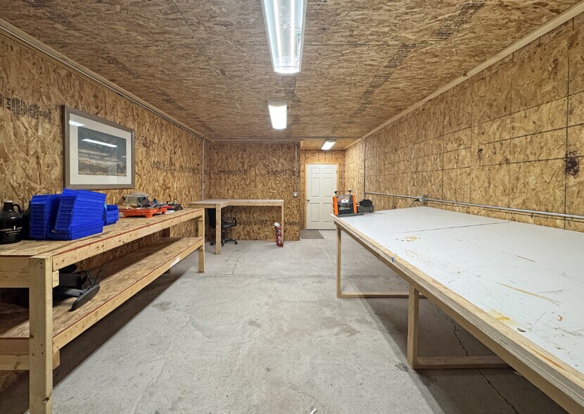 More Photos Of 9808 Acoma Rd SE, Albuquerque Warehouse For Lease