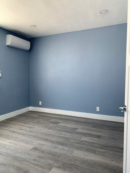 More Photos Of 1131-1137 California Dr, Burlingame Storefront Retail Residential For Sale