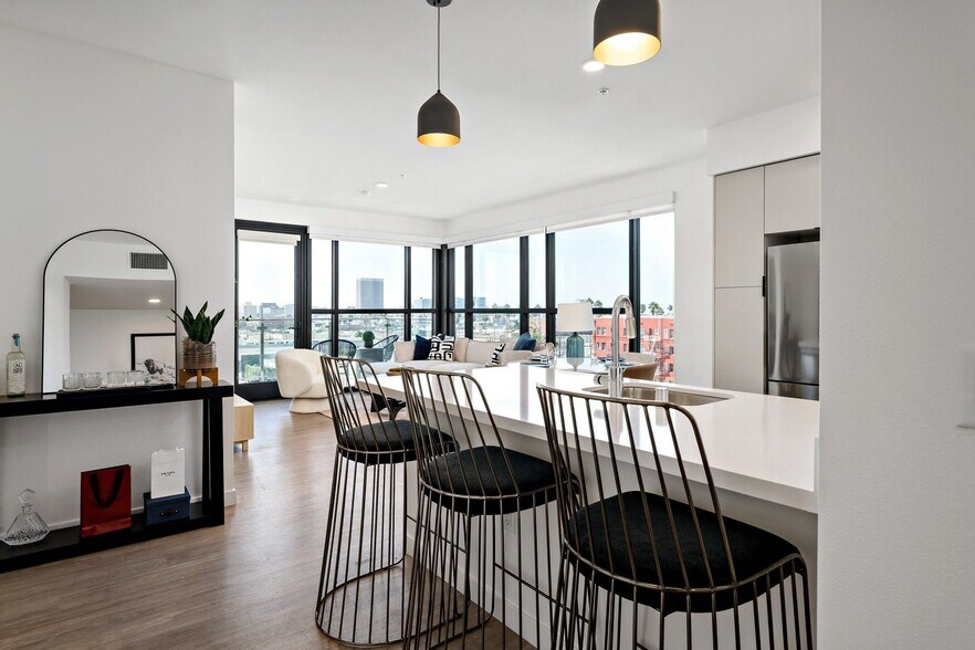 More Photos Of 200 N Vermont Ave, Los Angeles Apartments For Lease