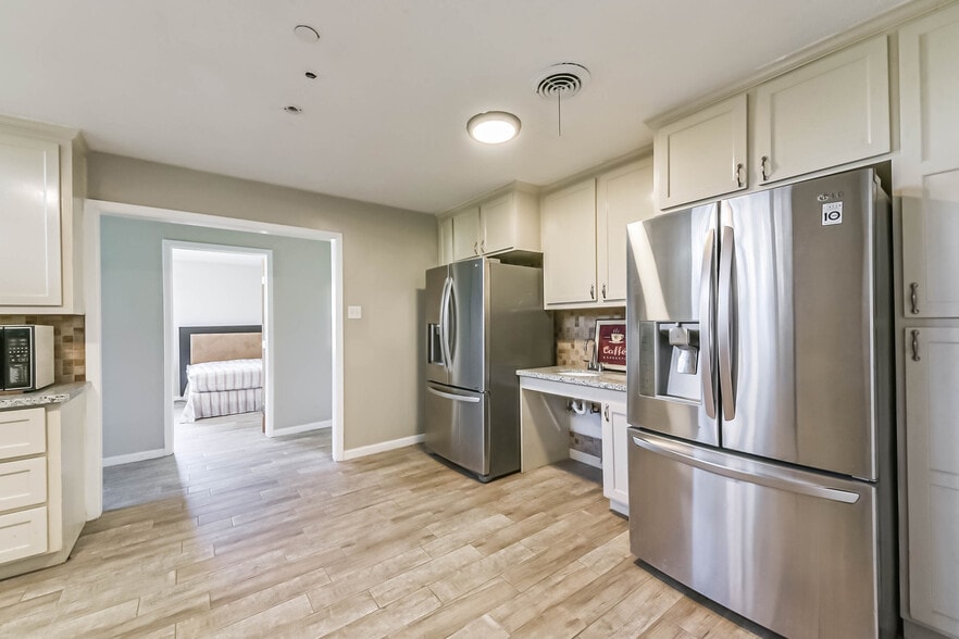 More Photos Of 1270 CR 2293, Cleveland Assisted Living For Sale