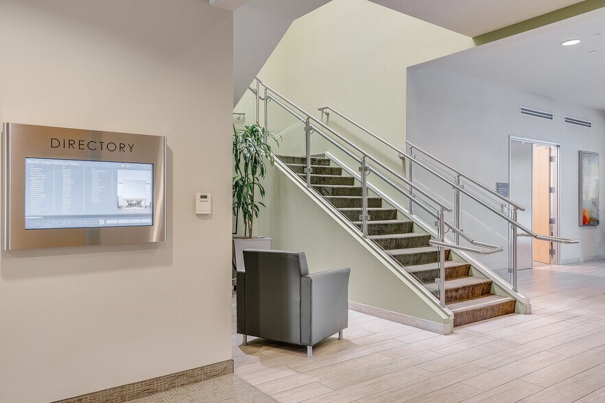 More Photos Of 6010 Hidden Valley Rd, Carlsbad Medical For Lease