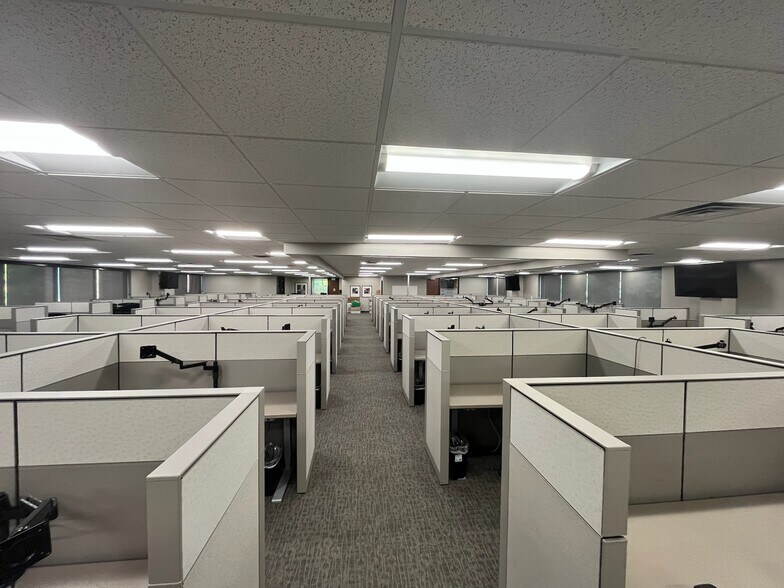 More Photos Of 2308-2320 W 17th St, Greeley Unknown For Lease