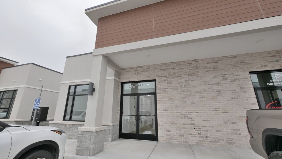 More Photos Of 23406 Kingsland Blvd, Katy Loft Creative Space For Lease
