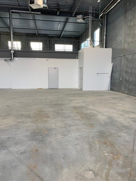 More Photos Of 3902 65A Ave, Leduc Unknown For Lease