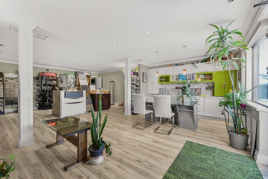 More Photos Of 38 Bigwin Rd, Hamilton Warehouse For Sale