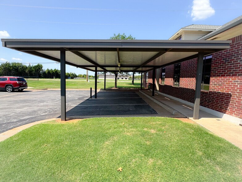 More Photos Of 9212 N Kelley Ave, Oklahoma City Office For Lease