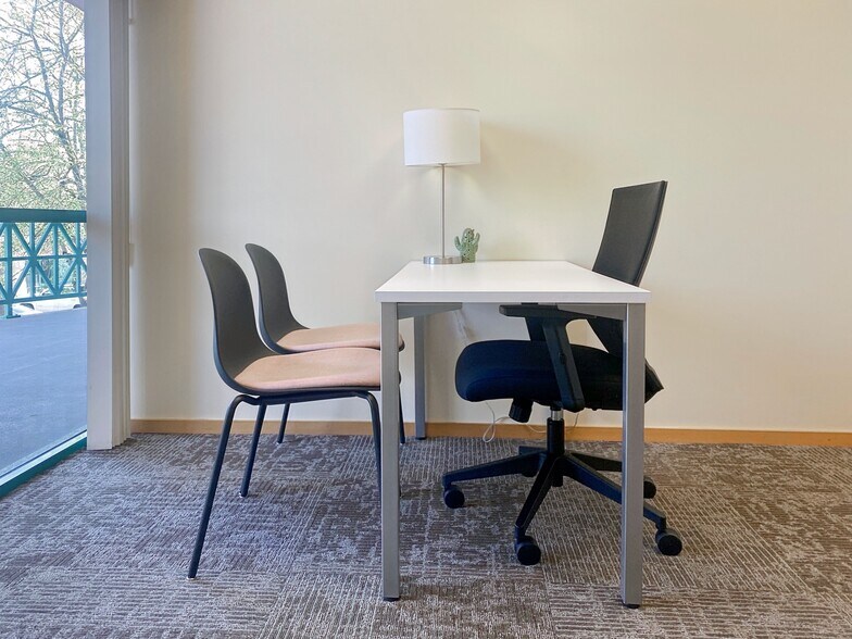 More Photos Of 1421 Guerneville Rd, Santa Rosa Coworking Space