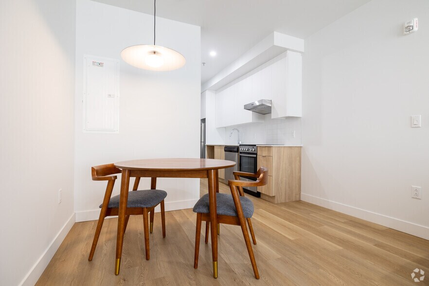 More Photos Of 1230 Rue Bishop, Montréal Apartments For Sale
