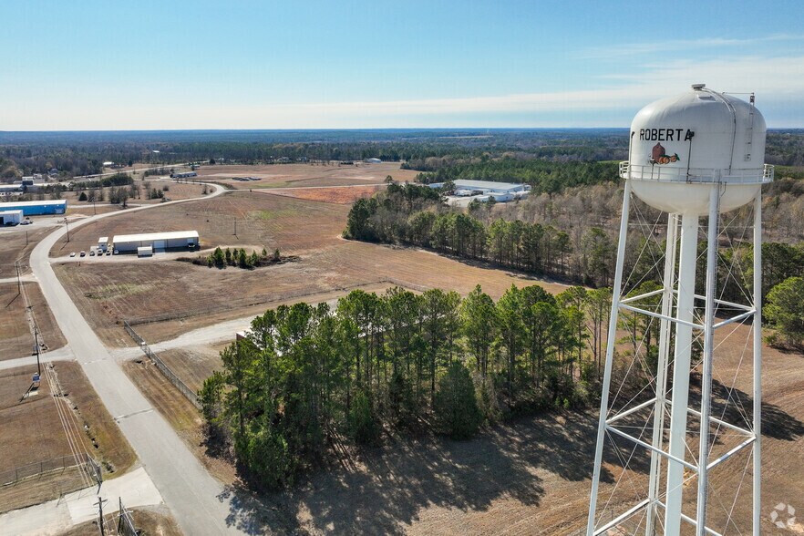 More Photos Of 628 Industrial Park Rd, Roberta Warehouse For Lease
