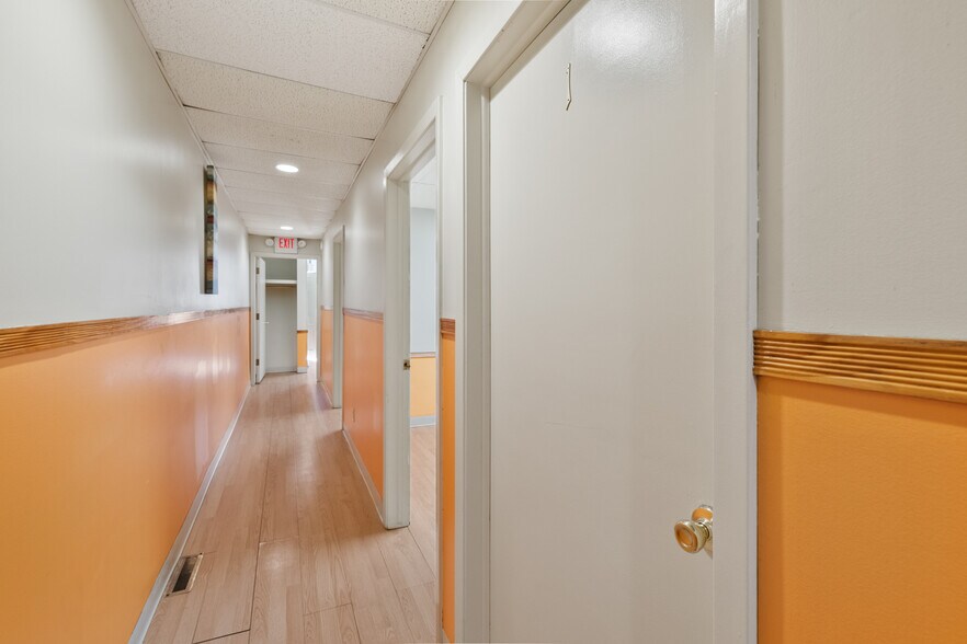 More Photos Of 2319 Vinton St, Omaha Office Residential For Sale