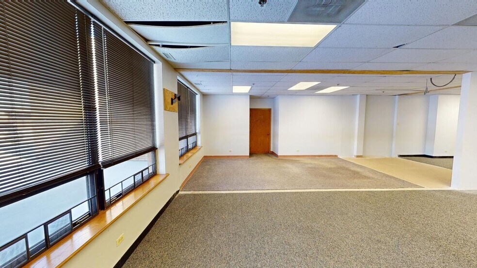 More Photos Of 3115 N Wilke Rd, Arlington Heights Medical For Sale