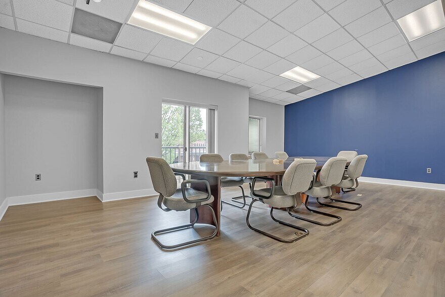 More Photos Of 4609 Pinecrest Office Park Dr, Alexandria Medical For Sale