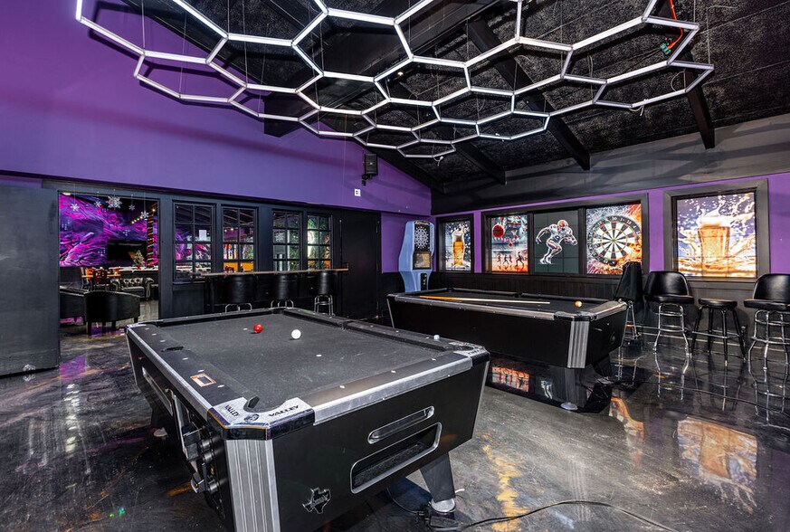 More Photos Of 1805 W 1st St, Springfield Restaurant For Sale