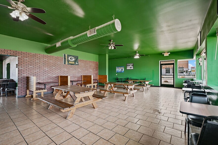 More Photos Of 1951-1981 S 8th St, Wisconsin Rapids General Retail For Sale