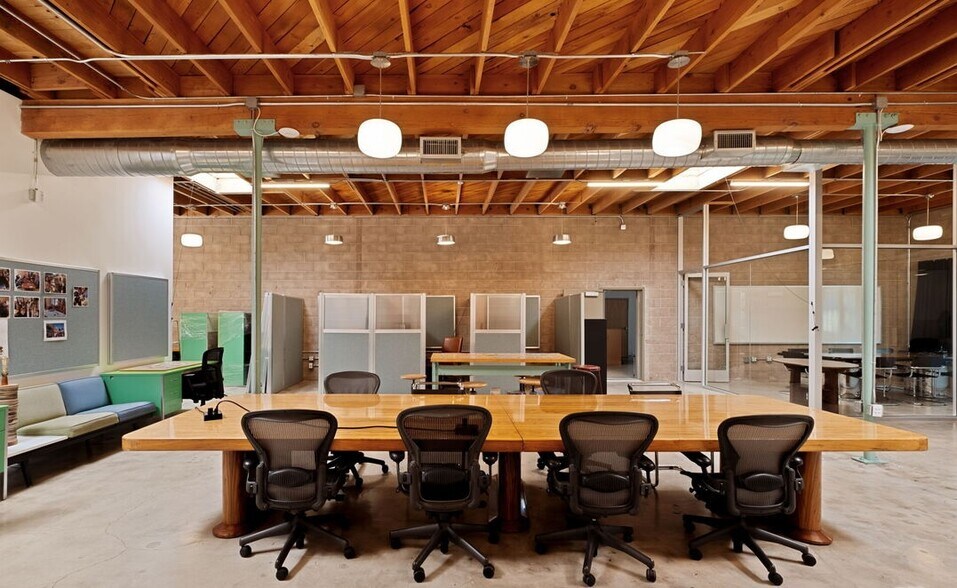 More Photos Of 5450-5458 W Washington Blvd, Los Angeles Office For Lease