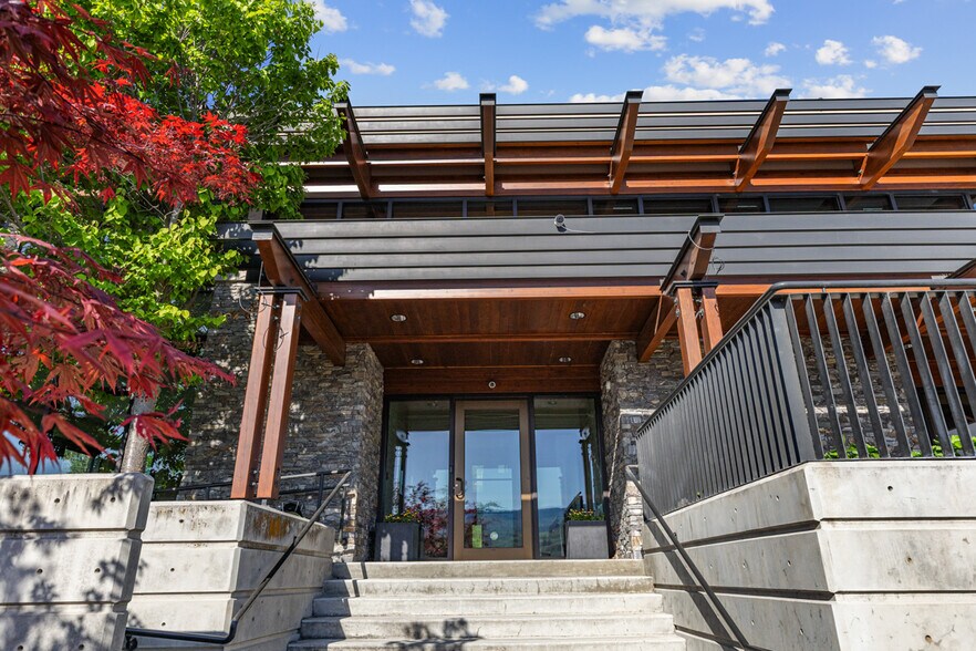 More Photos Of 9611 Highway 97, Lake Country Loft Creative Space For Sale