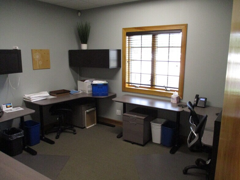 More Photos Of 660 Patrick Pl, Brownsburg Office For Sale