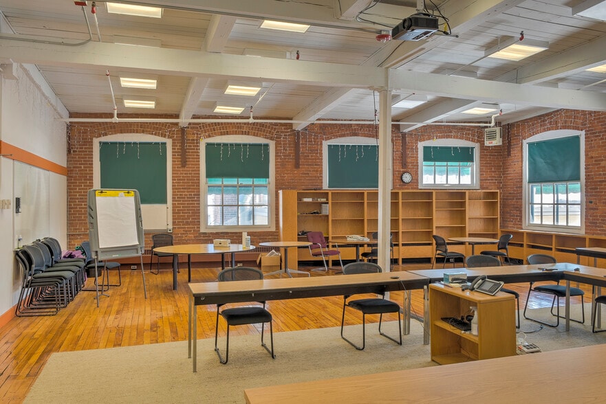 More Photos Of 96 Congress St, Keene Refrigeration Cold Storage For Sale