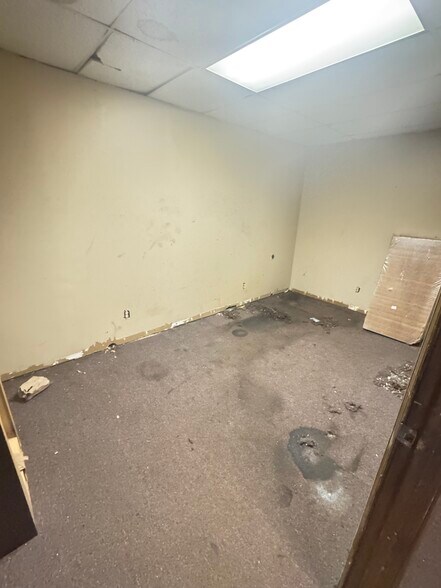 More Photos Of 8375 Grady St, Douglasville Light Distribution For Sale