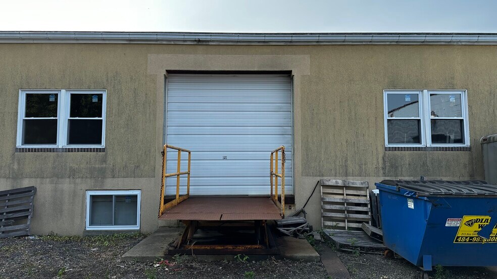 More Photos Of 200 Monroe St, Pottstown Warehouse For Lease