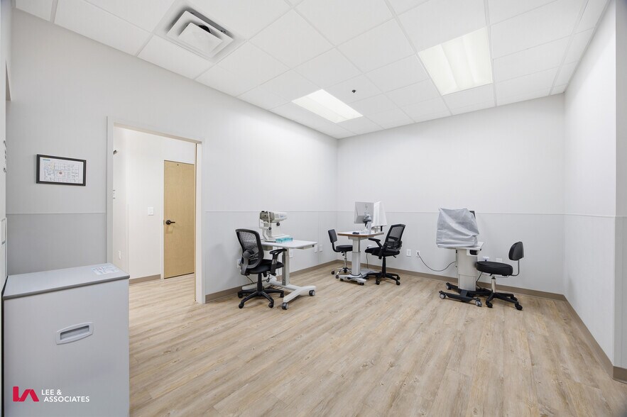 More Photos Of 100 River Pointe Pky, Canton Medical For Lease