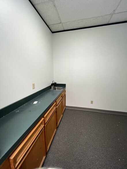 More Photos Of 3033 Chimney Rock Dr, Houston Office For Lease