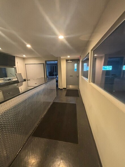 More Photos Of 3861-3870 West Rd, Cortland Auto Dealership For Sale