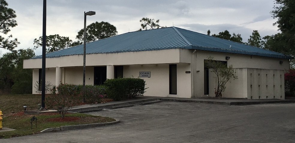 More Photos Of 3205 Beck Blvd, Naples Office For Sale