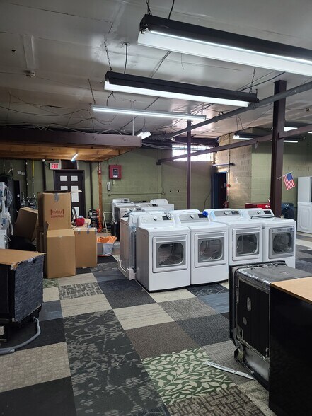 More Photos Of 396 Midland Ave, Garfield General Retail For Lease