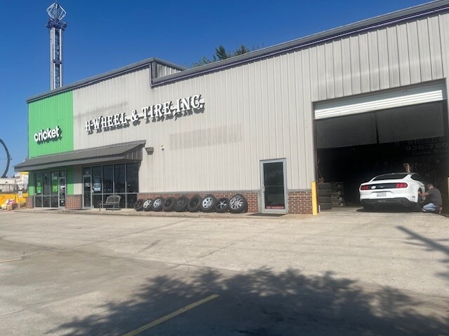 More Photos Of 224 N Frazier St, Conroe Auto Repair For Sale