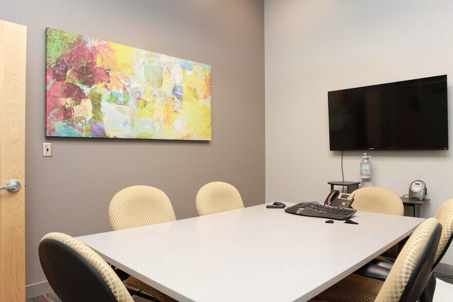 More Photos Of 817 E 4th St, Tulsa Showroom For Sale