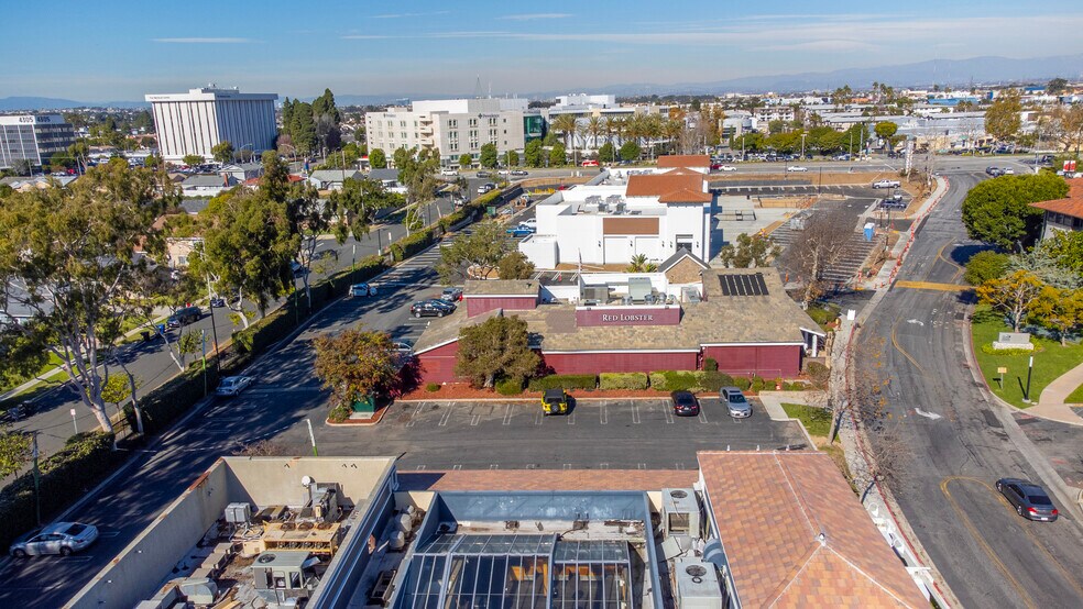 More Photos Of 21233 Hawthorne Blvd, Torrance Restaurant For Sale