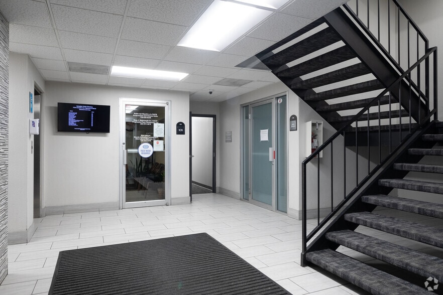 More Photos Of 750 W Hampden Ave, Englewood Unknown For Lease