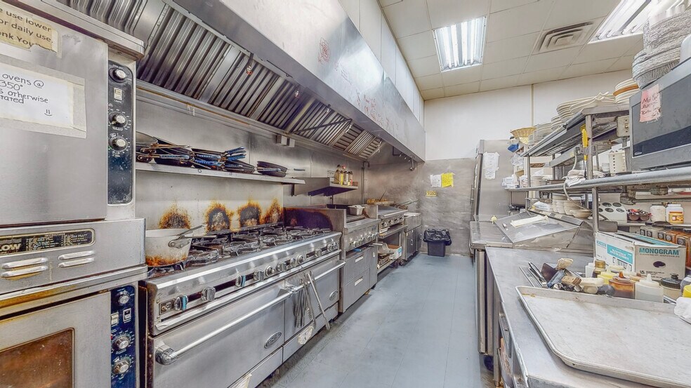 More Photos Of 501 Washington St, Steubenville Restaurant For Sale