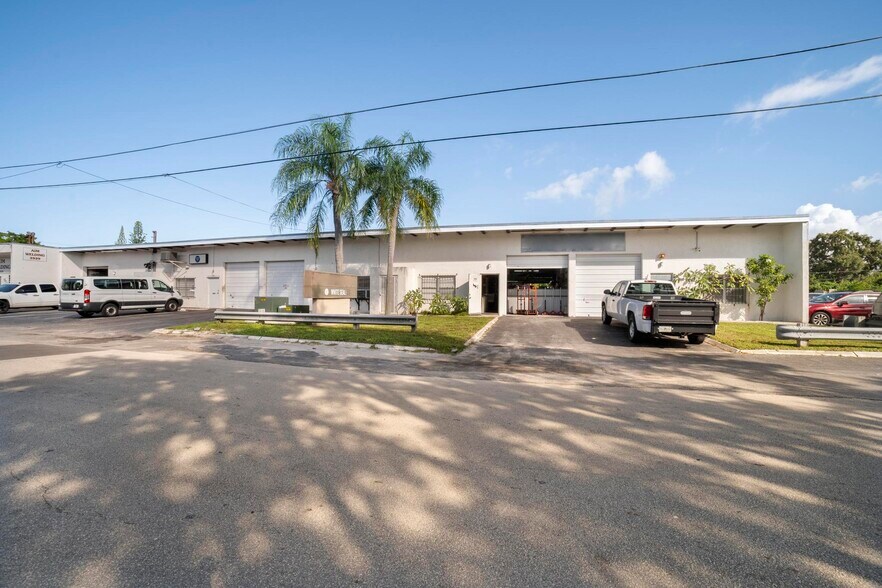 More Photos Of 3909-3939 SW 12th Ct, Fort Lauderdale Warehouse For Sale