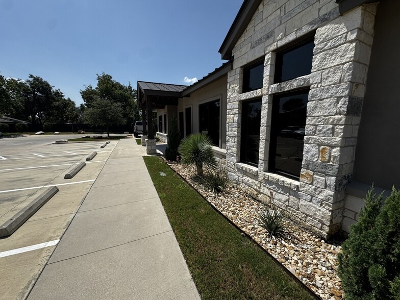 More Photos Of 1625 Williams Dr, Georgetown Unknown For Lease