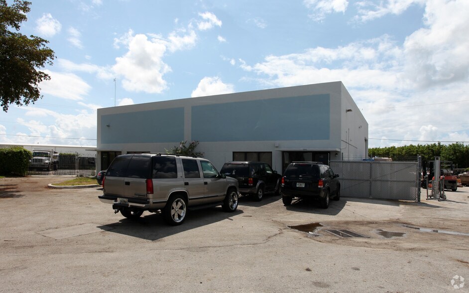 Primary Photo Of 1852-1854 NW 21st St, Pompano Beach Warehouse For Lease