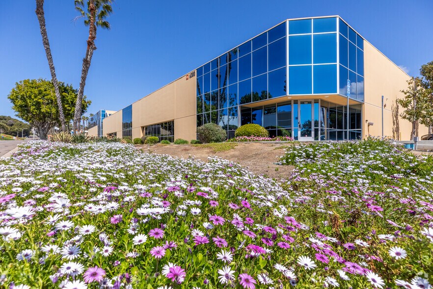 More Photos Of 6300 Yarrow Dr, Carlsbad Unknown For Lease