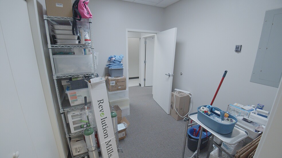 More Photos Of 203 Oakside Ln, Canton Medical For Sale