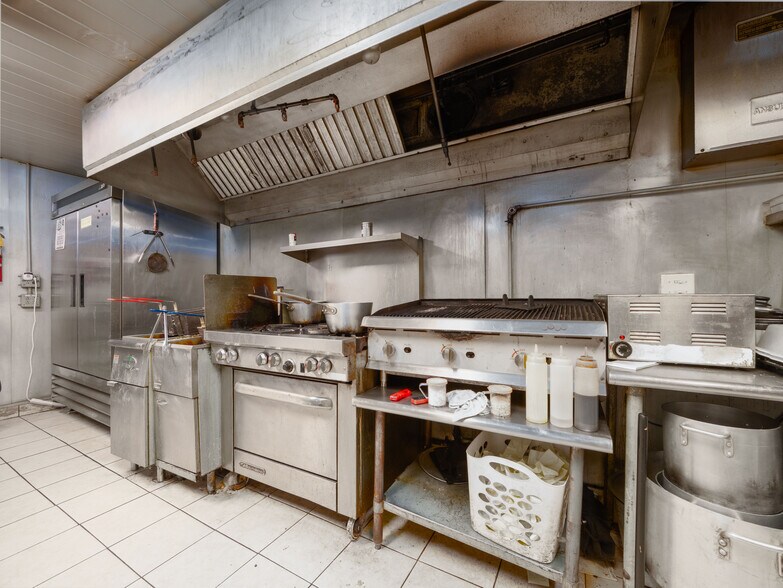 More Photos Of 340 Northview Dr, Jesup Restaurant For Sale