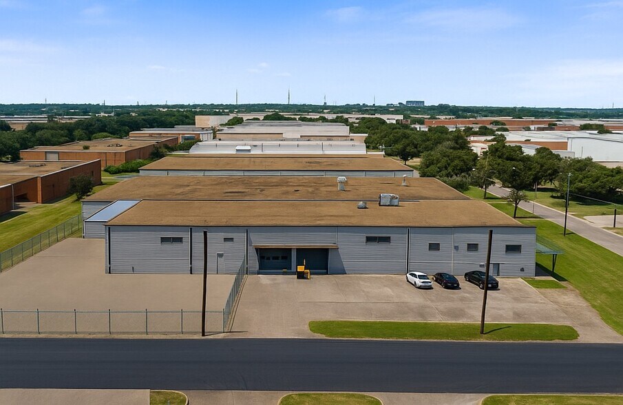 Primary Photo Of 8901 Directors Row, Dallas Distribution For Lease