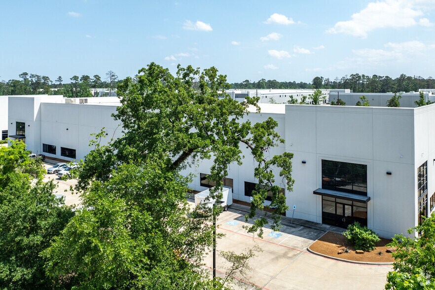 More Photos Of 4014 Interwood N Pky, Houston Distribution For Lease