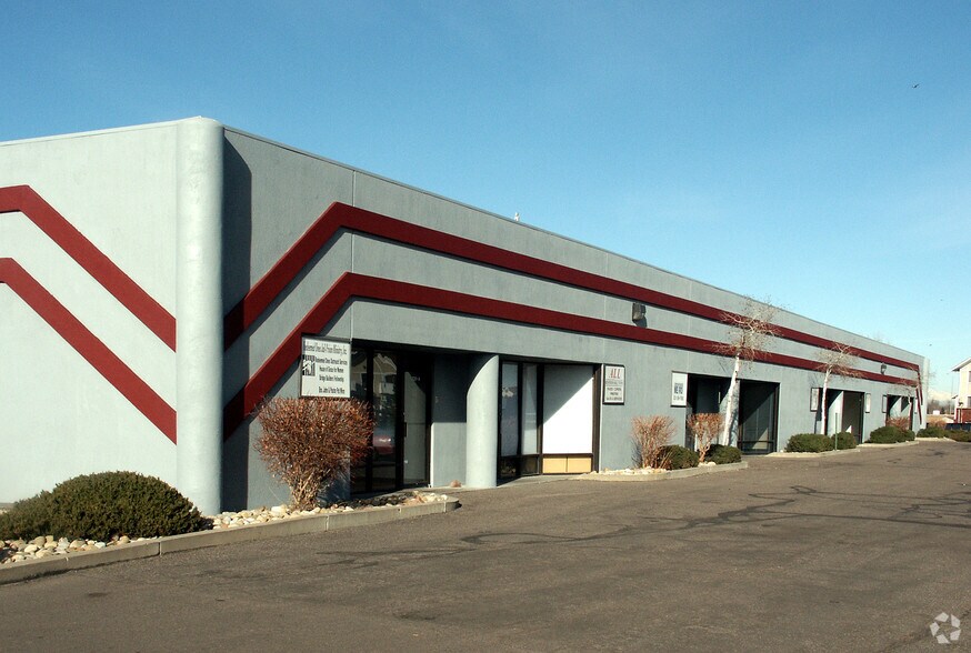 More Photos Of 720 Billings St, Aurora Showroom For Lease