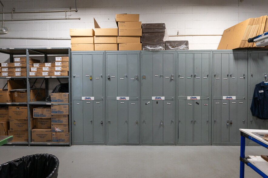 More Photos Of 116 Parker St, Newburyport Manufacturing For Sale