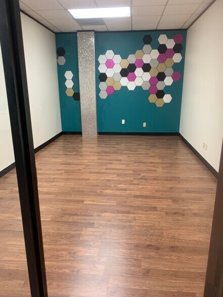 More Photos Of 9300 Jollyville Rd, Austin Office For Lease