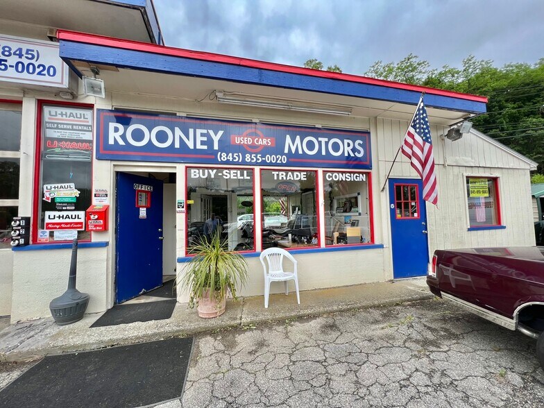 More Photos Of 315 Route 22, Pawling Showroom For Sale