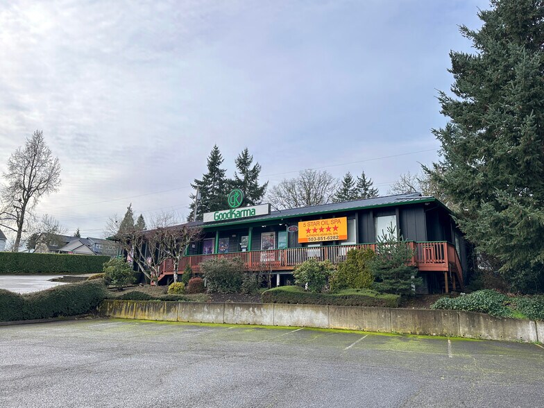 More Photos Of 3753-3755 Commercial St SE, Salem Office For Lease