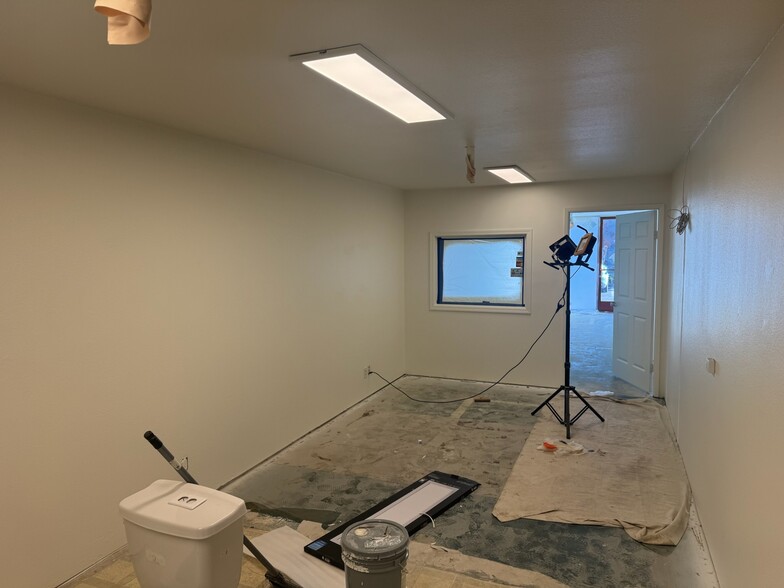 More Photos Of 1814 Empire Industrial Ct, Santa Rosa Warehouse For Sale