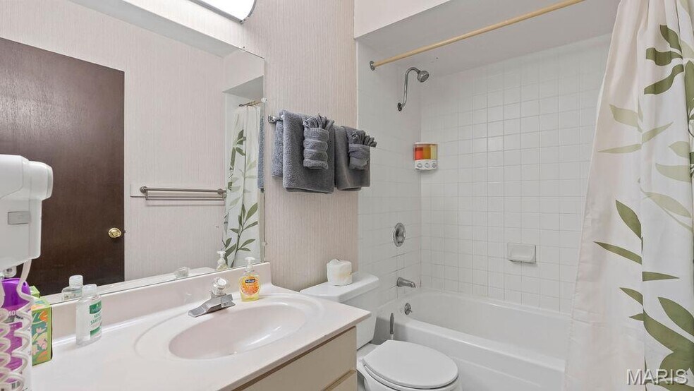 More Photos Of 35 Walkers Cay Drive, Osage Beach Apartments For Sale
