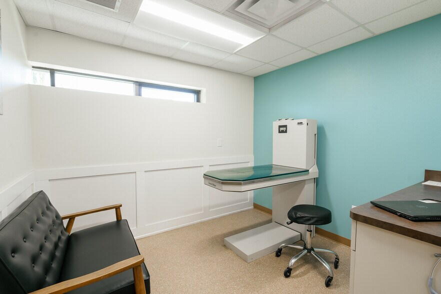 More Photos Of 6400 4th St N, Saint Petersburg Medical For Sale